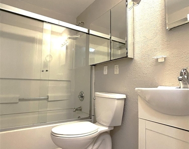 9620 Vinca Circle - Photo Thumbnail 11