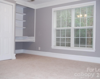 733 Meadow Lake Drive - Photo Thumbnail 5