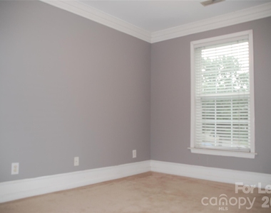 733 Meadow Lake Drive - Photo Thumbnail 6
