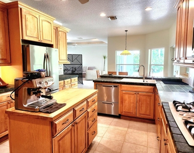 13438 49th Street N - Photo Thumbnail 12