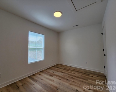 1300 Rainbow Drive - Photo Thumbnail 7