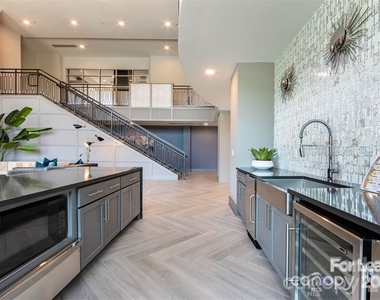 13230 Ballantyne Corporate Place - Photo Thumbnail 7