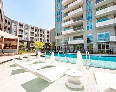 13230 Ballantyne Corporate Place - Photo Thumbnail 4