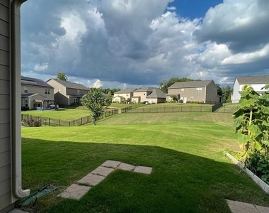 10413 Honeyfur Court - Photo Thumbnail 4