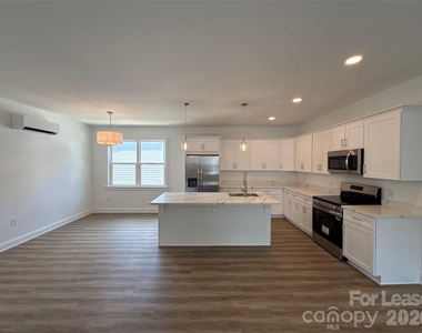 2106 Bombay Way - Photo Thumbnail 2