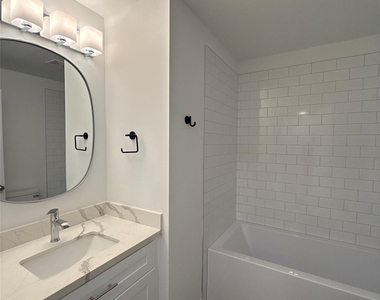 2106 Bombay Way - Photo Thumbnail 11