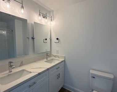 2106 Bombay Way - Photo Thumbnail 8