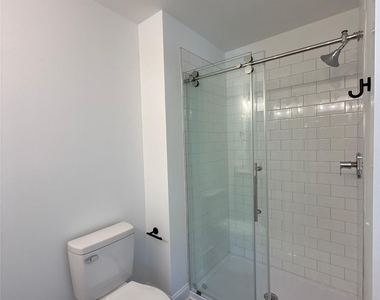 2106 Bombay Way - Photo Thumbnail 9