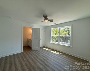 2100 Bombay Way - Photo Thumbnail 6