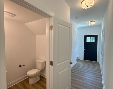 2100 Bombay Way - Photo Thumbnail 12