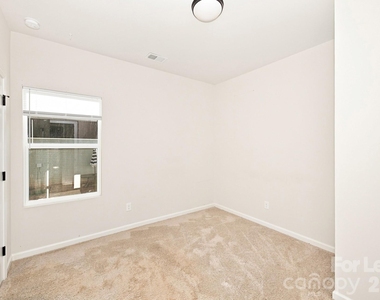 1109 Goldsboro Avenue - Photo Thumbnail 10