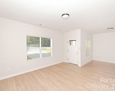 1109 Goldsboro Avenue - Photo Thumbnail 5
