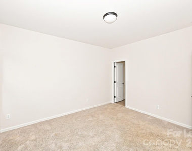 1109 Goldsboro Avenue - Photo Thumbnail 7