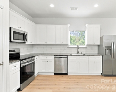 725 N Mcfarland Street - Photo Thumbnail 3