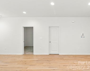 725 N Mcfarland Street - Photo Thumbnail 5