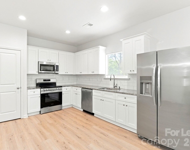 725 N Mcfarland Street - Photo Thumbnail 2