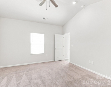 124 Lightning Drive - Photo Thumbnail 4