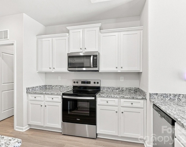 124 Lightning Drive - Photo Thumbnail 3