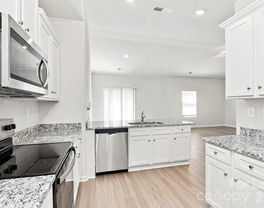 124 Lightning Drive - Photo Thumbnail 2
