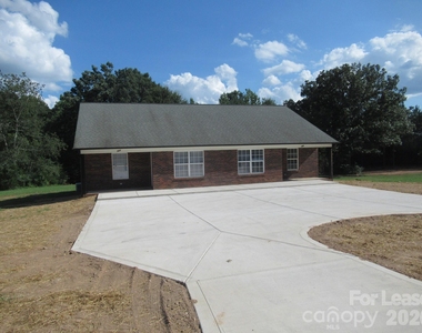 822 Horseshoe Lake Road - Photo Thumbnail 1