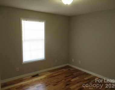 822 Horseshoe Lake Road - Photo Thumbnail 11