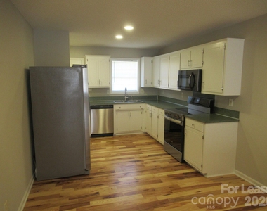 822 Horseshoe Lake Road - Photo Thumbnail 5