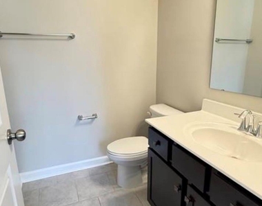 3205 Shamrock Drive - Photo Thumbnail 8