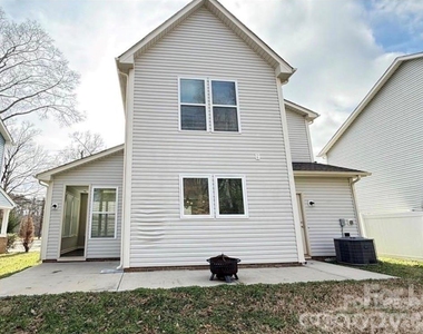 3205 Shamrock Drive - Photo Thumbnail 12