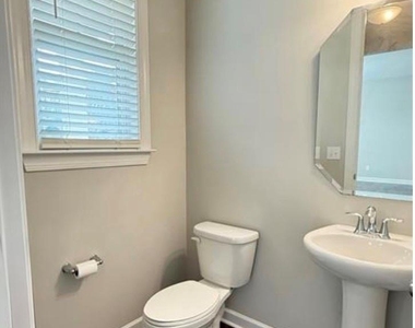 3205 Shamrock Drive - Photo Thumbnail 9