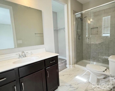 3205 Shamrock Drive - Photo Thumbnail 11