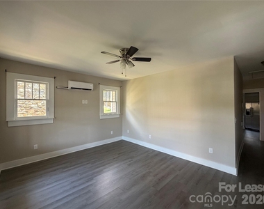 326 E Main Street - Photo Thumbnail 2