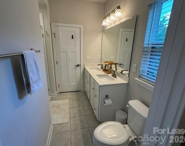 428 W Tremont Avenue - Photo Thumbnail 16
