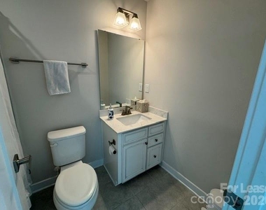 428 W Tremont Avenue - Photo Thumbnail 22