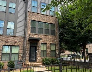 428 W Tremont Avenue - Photo Thumbnail 32