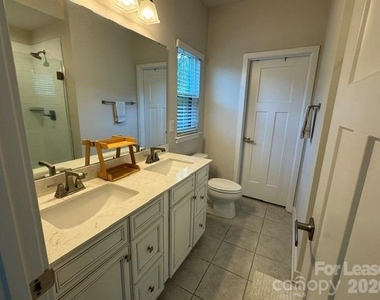 428 W Tremont Avenue - Photo Thumbnail 14