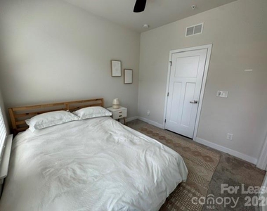 428 W Tremont Avenue - Photo Thumbnail 21
