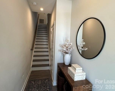 428 W Tremont Avenue - Photo Thumbnail 2