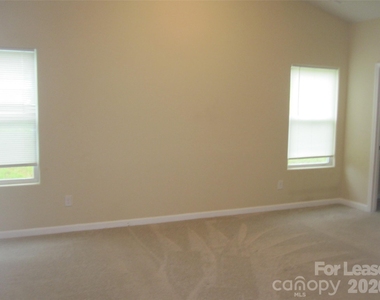 2029 Lanza Drive - Photo Thumbnail 3