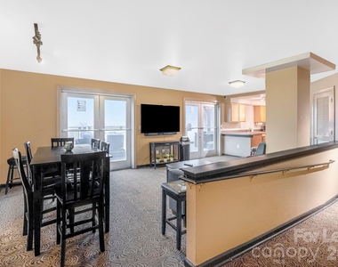 718 W Trade Street - Photo Thumbnail 40