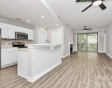 718 W Trade Street - Photo Thumbnail 12