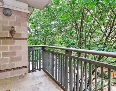 718 W Trade Street - Photo Thumbnail 21