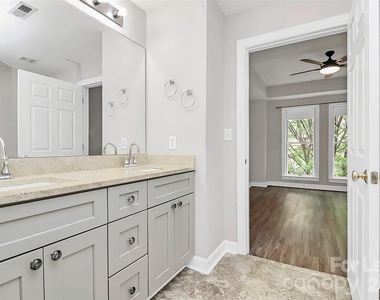 718 W Trade Street - Photo Thumbnail 30