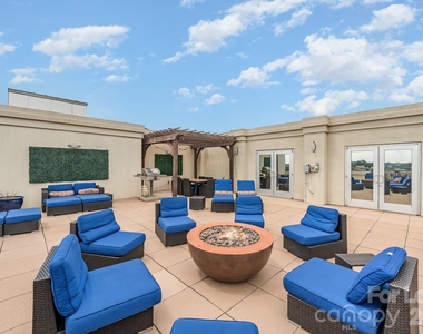 718 W Trade Street - Photo Thumbnail 3