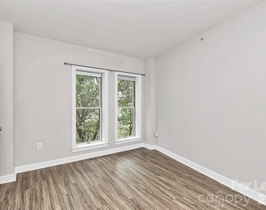 718 W Trade Street - Photo Thumbnail 31