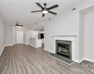 718 W Trade Street - Photo Thumbnail 20