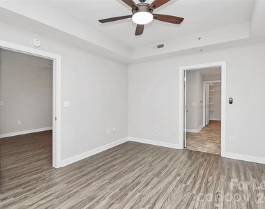718 W Trade Street - Photo Thumbnail 25