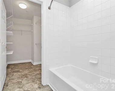 718 W Trade Street - Photo Thumbnail 28