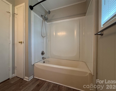 155 W College Street - Photo Thumbnail 16