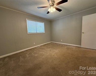 155 W College Street - Photo Thumbnail 20