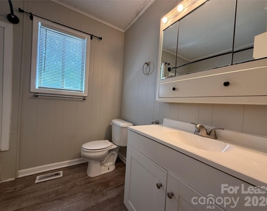 155 W College Street - Photo Thumbnail 15
